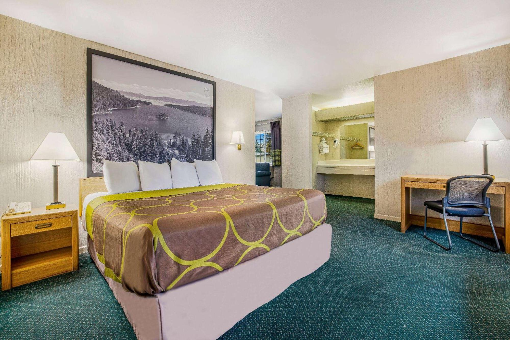 Super 8 By Wyndham Auburn Hotel Екстериор снимка